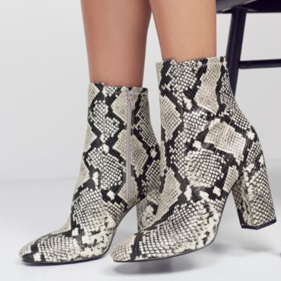 Snake Skin Aldo Aurella Chunky healed ankle boots Women's sz. 7 - Picture 3 of 11